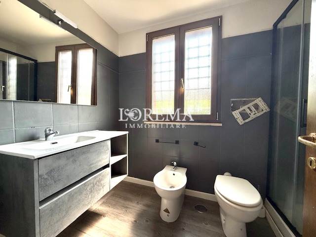 BAGNO CON DOCCIA