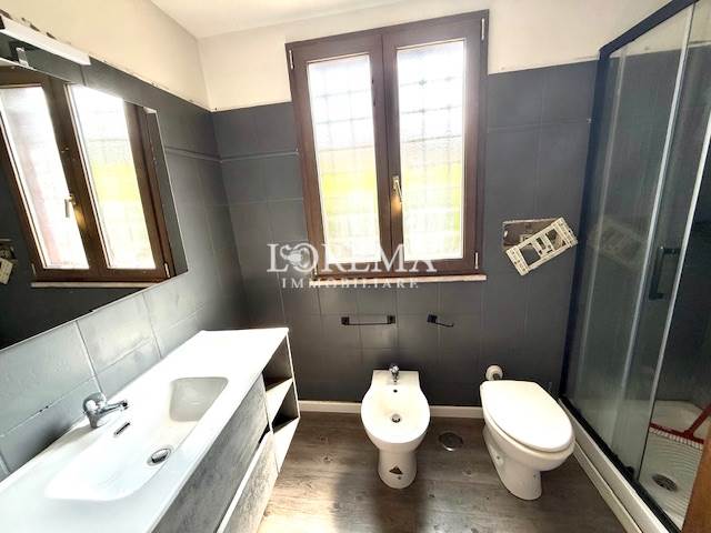 BAGNO CON DOCCIA