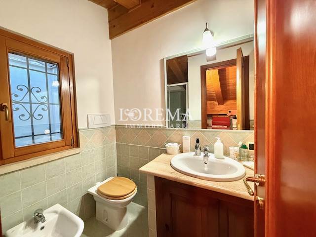 bagno con doccia mansarda